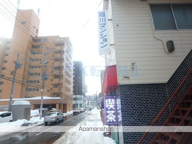 稲川マンションの玄関写真