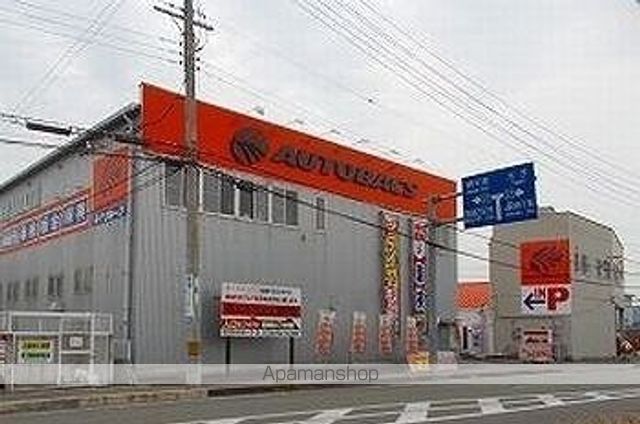 グラムス レビンの周辺写真