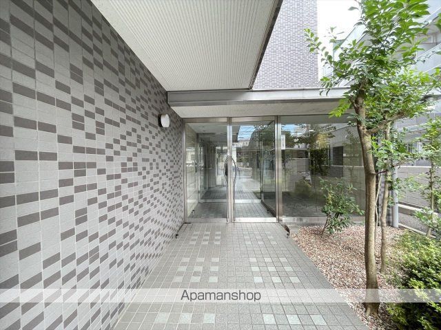 スカイコート駒場東大前の玄関写真