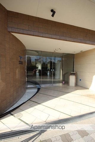 セレニテ新大阪弐番館の玄関写真