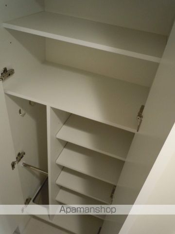 LADOUCEURUMEDAEASTの内装写真