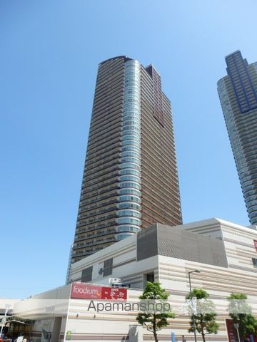 川崎市中原区新丸子東のマンションの外観1