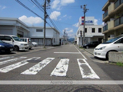 レジデンス小林[3DK/53.09m2]の周辺1