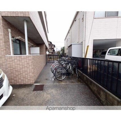 ドゥエル　イースト[3DK/92.88m2]の駐車場