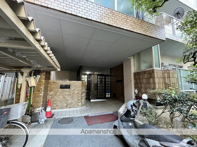 香里園シャンツェの玄関写真