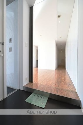 ＣＥＲＥＳ[2LDK/66.93m2]の玄関1