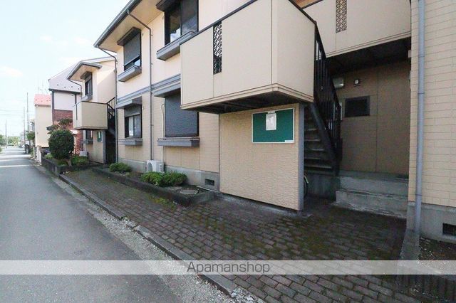 ストークコートNの玄関写真