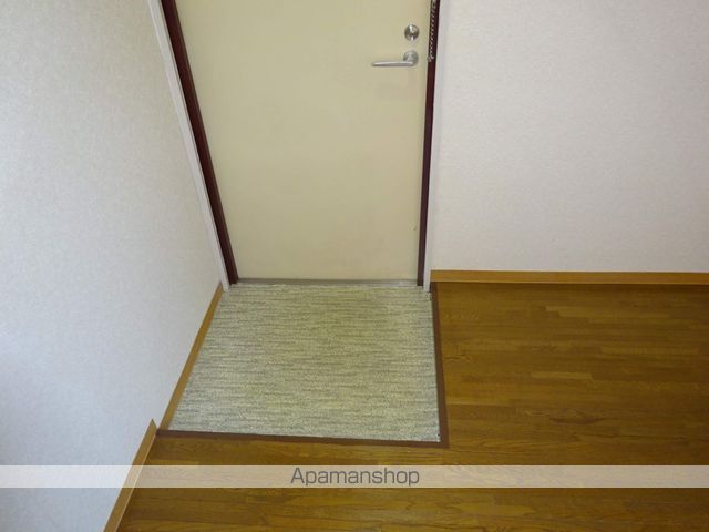 三匹のKOBUTAの内装写真