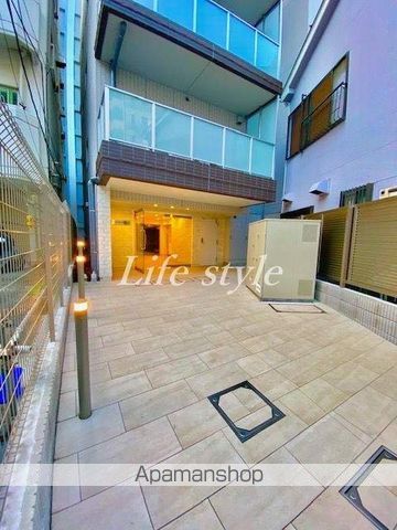 リヴシティ横濱新川町弐番館の玄関写真