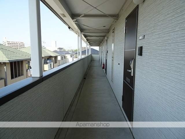 クレストIIIの玄関写真