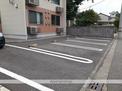 バーミィ・ウィング[1LDK/46.28m2]の駐車場
