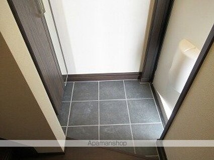 ロジェ　コンフォールⅢ[1LDK/48.65m2]の玄関