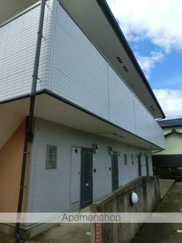 パレスドール北代の玄関写真