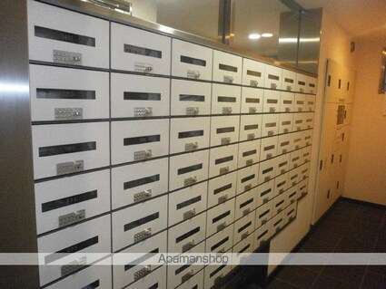 東京都府中市宮町１丁目[3LDK/65.76m2]の共用部2