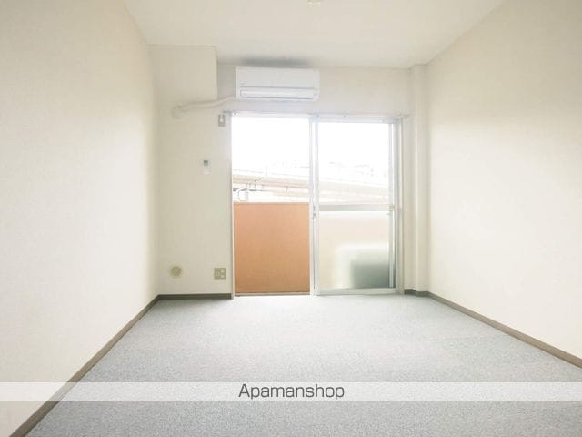フリースクエアー英の内装写真