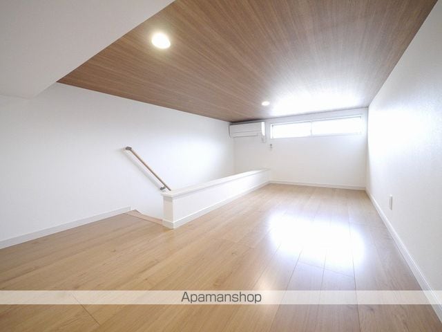 LUCIAS IIの内装写真