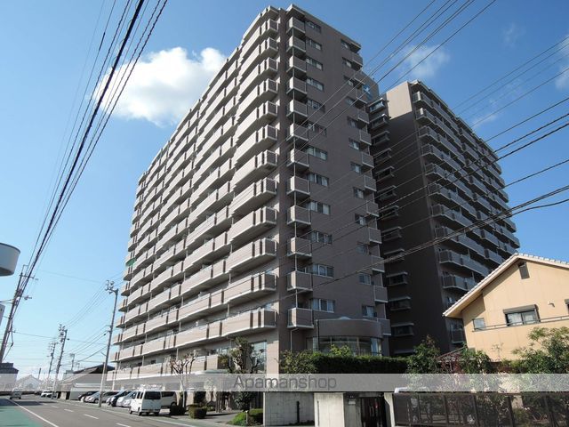 サーパス中須賀の外観写真