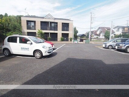 千葉県成田市八代[2LDK/54.45m2]の駐車場2