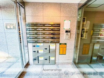 シャルマンコーポ湊町[1R/31.7m2]のエントランス4