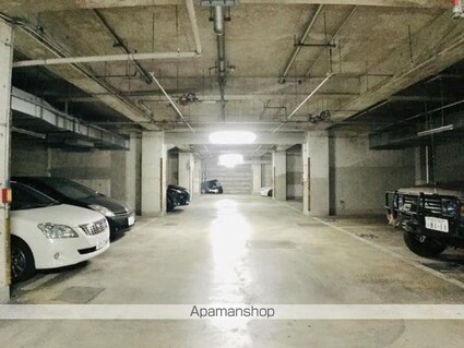 ベルメゾン瑞江[1DK/35.06m2]の駐車場