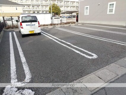 メゾン・グラース[2LDK/58.86m2]の駐車場2