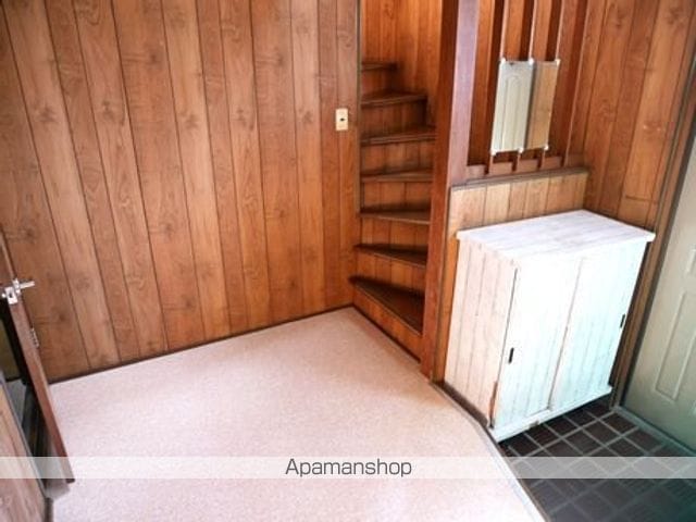 岩見沢市 2階建 築57年の内装写真