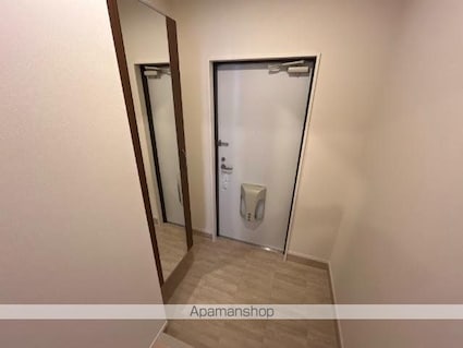 （仮称）向中野道明アパート工事[2LDK/50.04m2]の玄関