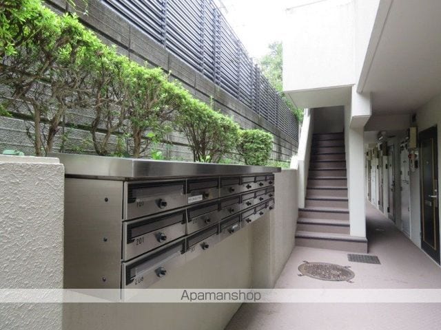 クレッセント三軒茶屋[1R/13.98m2]のロビー