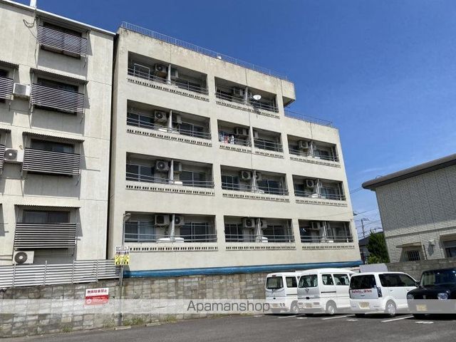 真鍋ハイツ 東棟の外観写真