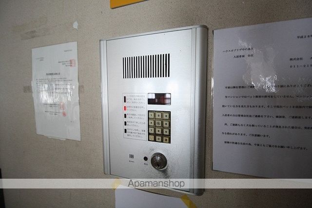 ハウスオブリザ中の島 Iの玄関写真