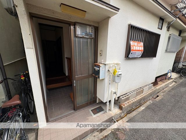 東大阪市末広町貸家の玄関写真