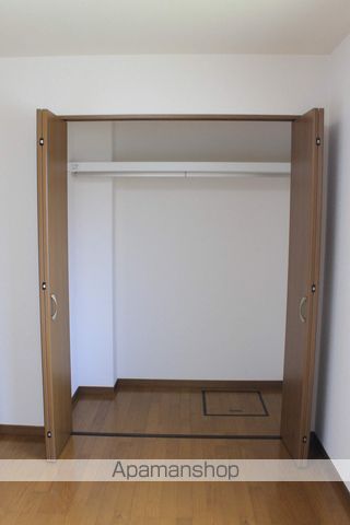 アンプルール リーブル ゴールドクレストの内装写真