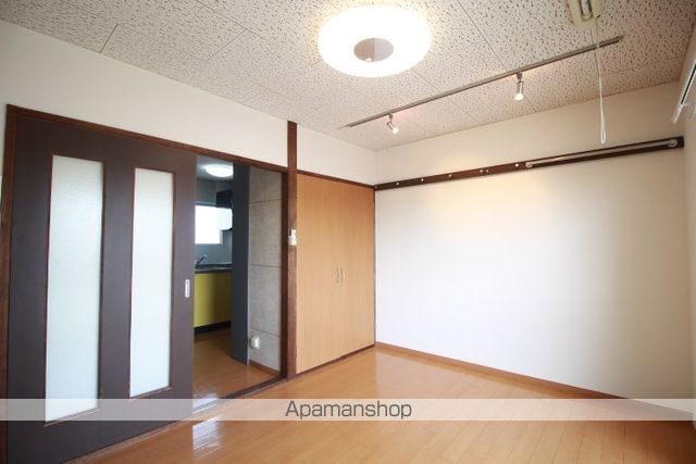 レクサス十日市IIの内装写真