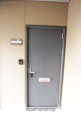 シャーメゾンF C棟の玄関写真