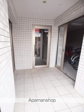 グランオルセー北大前の玄関写真