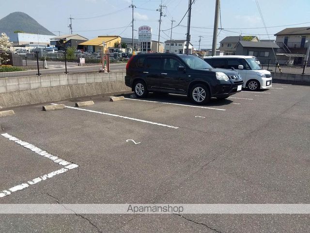 レオパレスＳｈｕ＆Ｋｅｉ　Ｎ[1K/23.61m2]の駐車場1