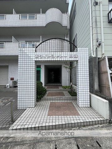 ホワイトシャトー小林の玄関写真