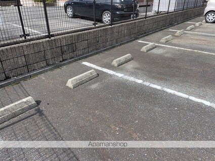 レオパレスサントピア[1K/20.28m2]の駐車場