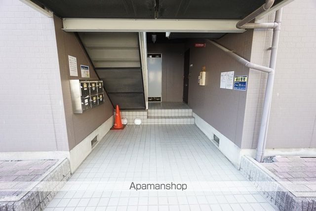 フェニックス ウエストの玄関写真