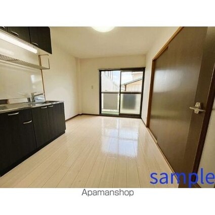 Ｓｕｒｐｌｕｓ　Ｔｗｏサンライズ石川[2DK/44.75m2]のリビング・居間