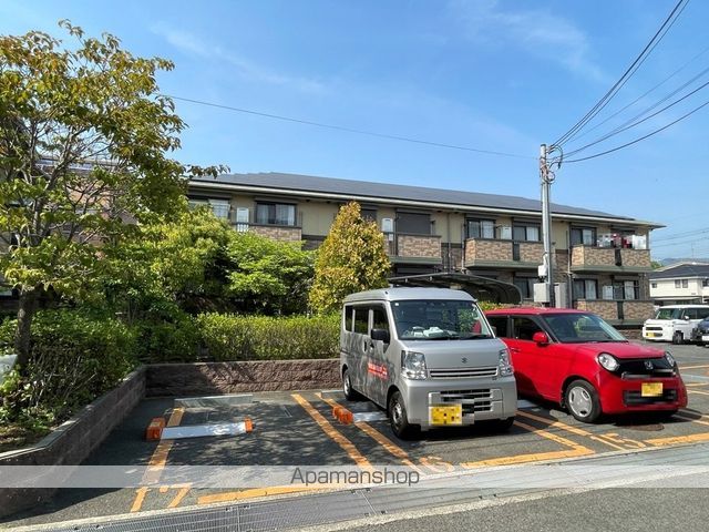 ウィステリア B棟の外観写真