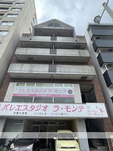 バートンハウスの外観写真