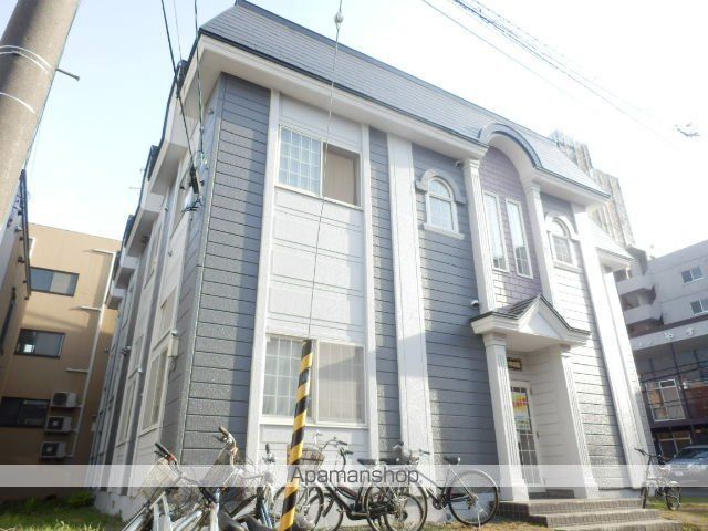 アパルトマン中の島の外観写真