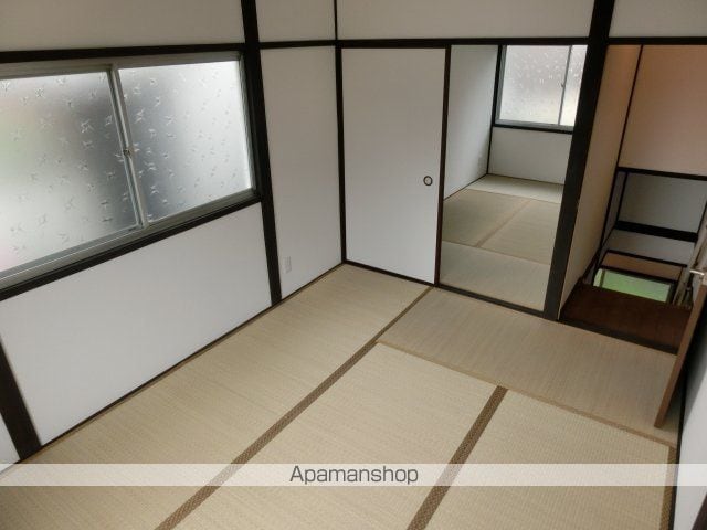 安岡寺町5丁目貸家B棟の内装写真