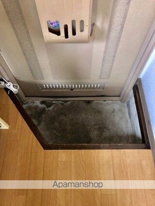 滋賀県近江八幡市音羽町[1K/18.22m2]の玄関