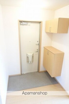 メイプルコート[2LDK/60.87m2]の玄関