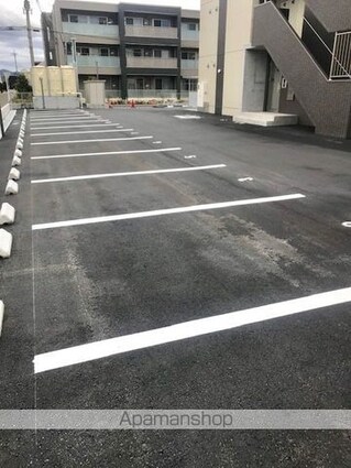 滋賀県近江八幡市鷹飼町北４丁目[1LDK/40.98m2]の駐車場1