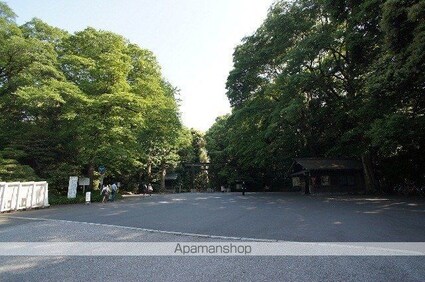 グローリオシェルト神宮前[1LDK/40.46m2]の周辺6