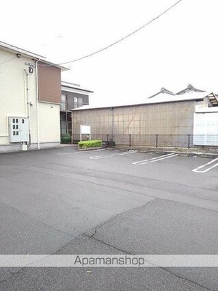 プリムローズ[2LDK/57.12m2]の駐車場