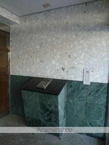 ロイヤルパークマンションの外観写真